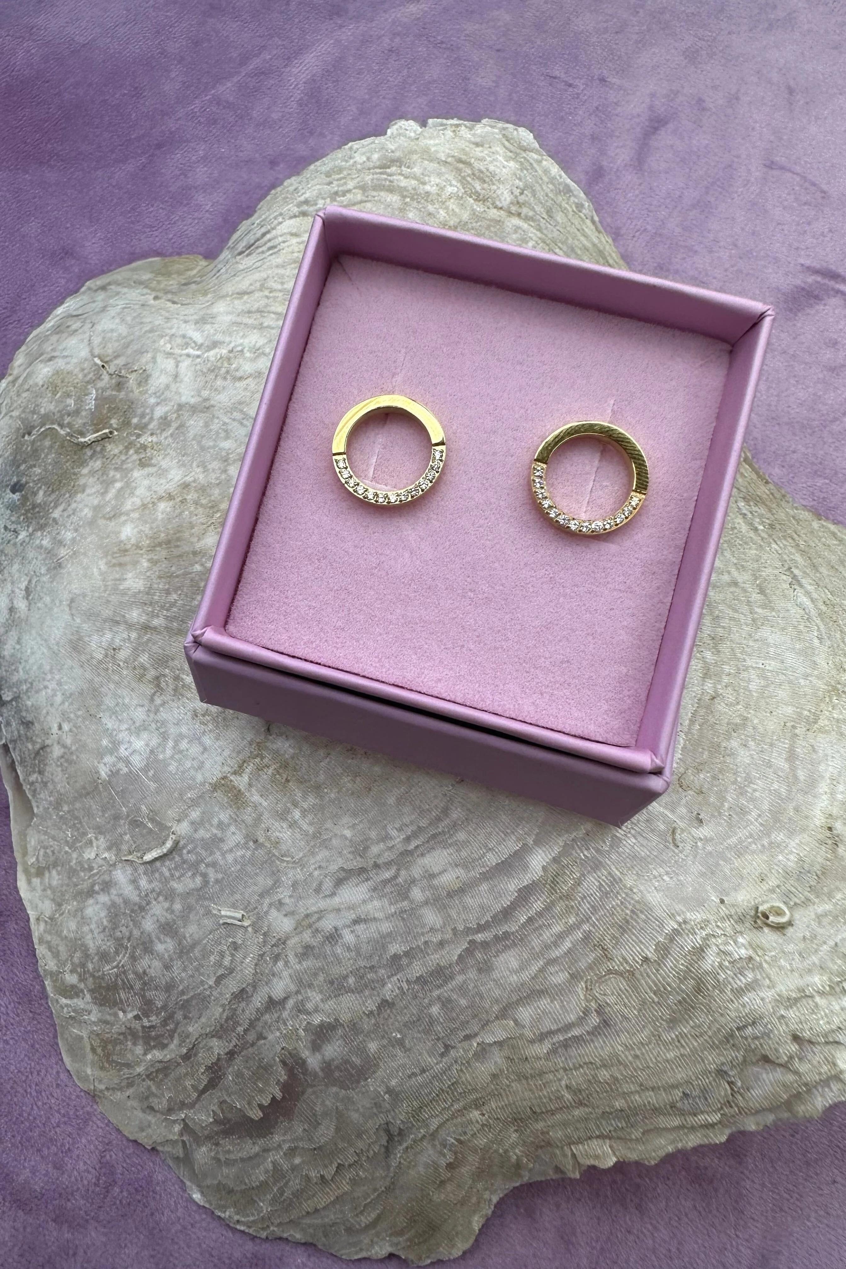 Mellow Moon - Runde Øreringe M Små Cz - Forgyldt - Image 6