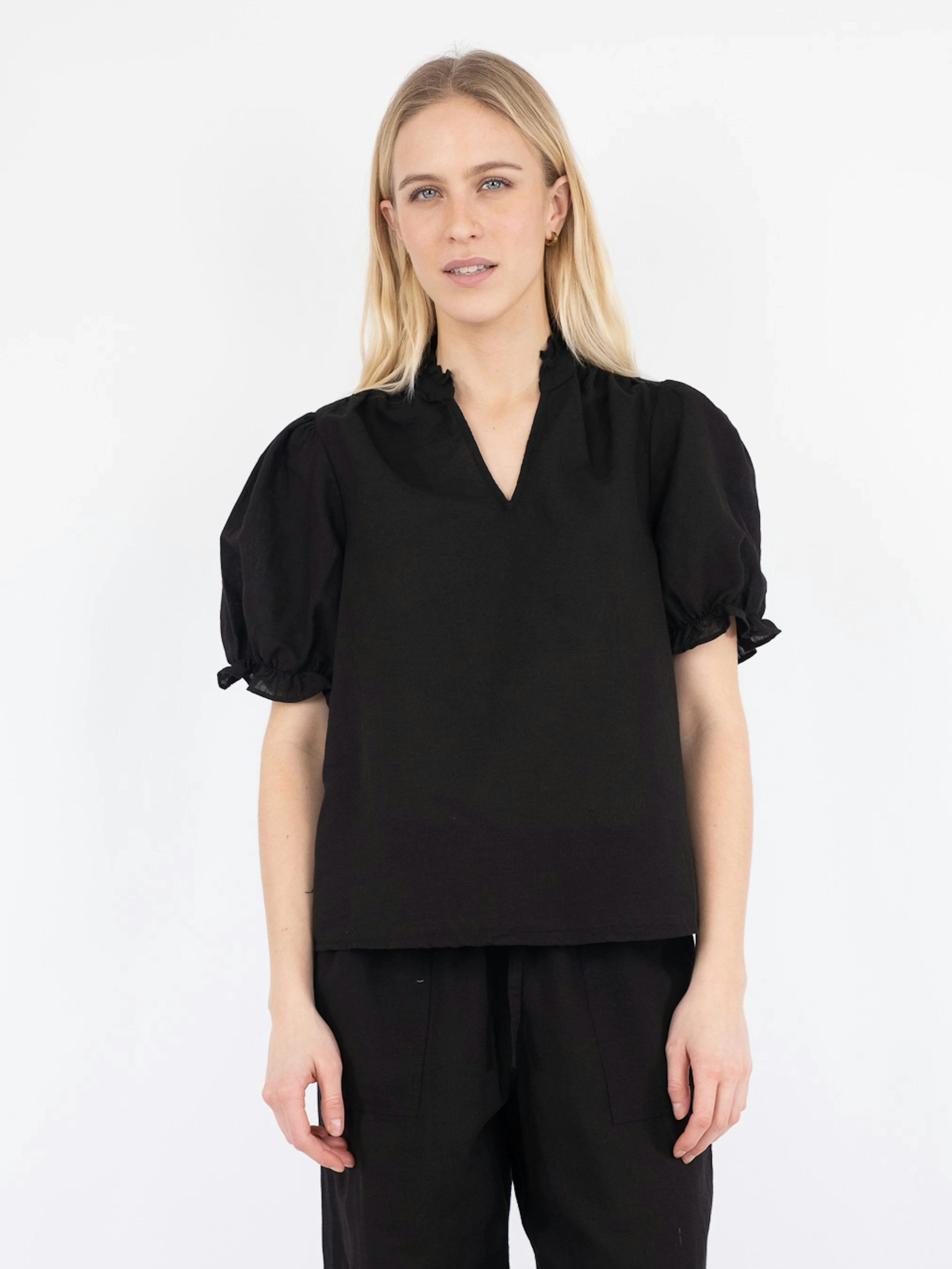 Neo Noir - Odesa Linen Blouse - Black - Image 4