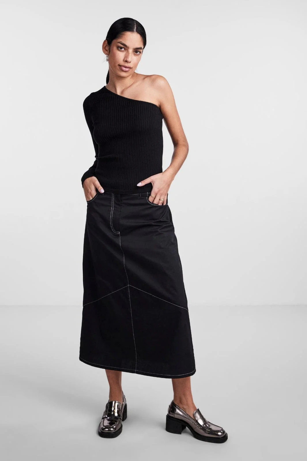 Pieces - Pcmandy One Shoulder Knit Top Dmo - Black - Image 3